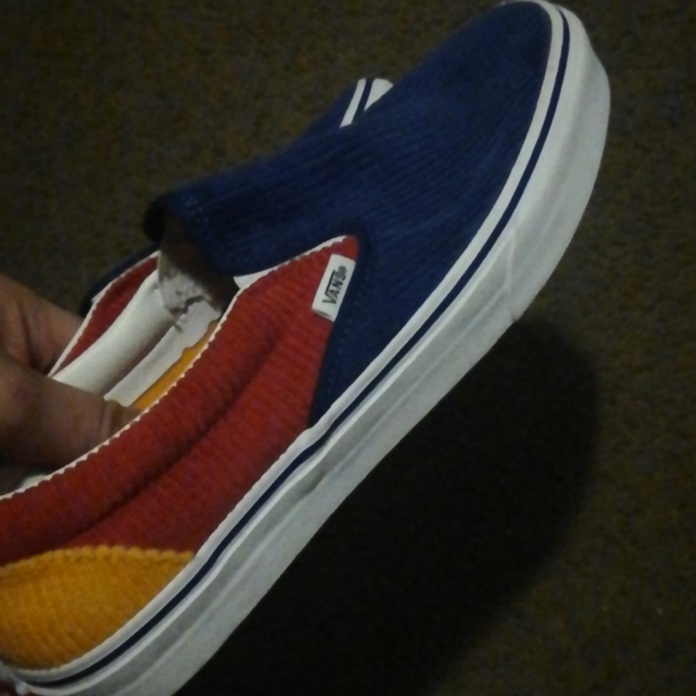 Vans - Picture 2 of 4